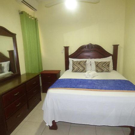 Hotel Enrique I Gazcue, Bed And Breakfast サントドミンゴ エクステリア 写真