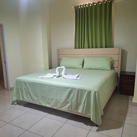 Hotel Enrique I Gazcue, Bed And Breakfast サントドミンゴ エクステリア 写真