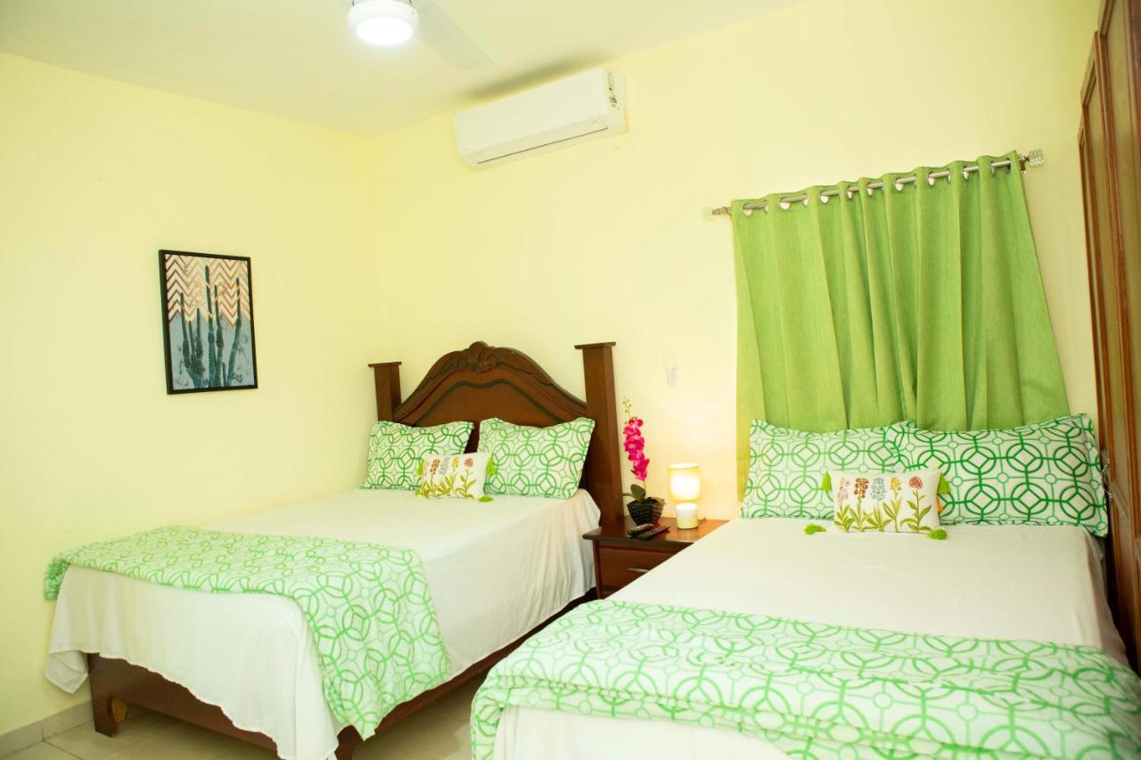Hotel Enrique I Gazcue, Bed And Breakfast サントドミンゴ エクステリア 写真