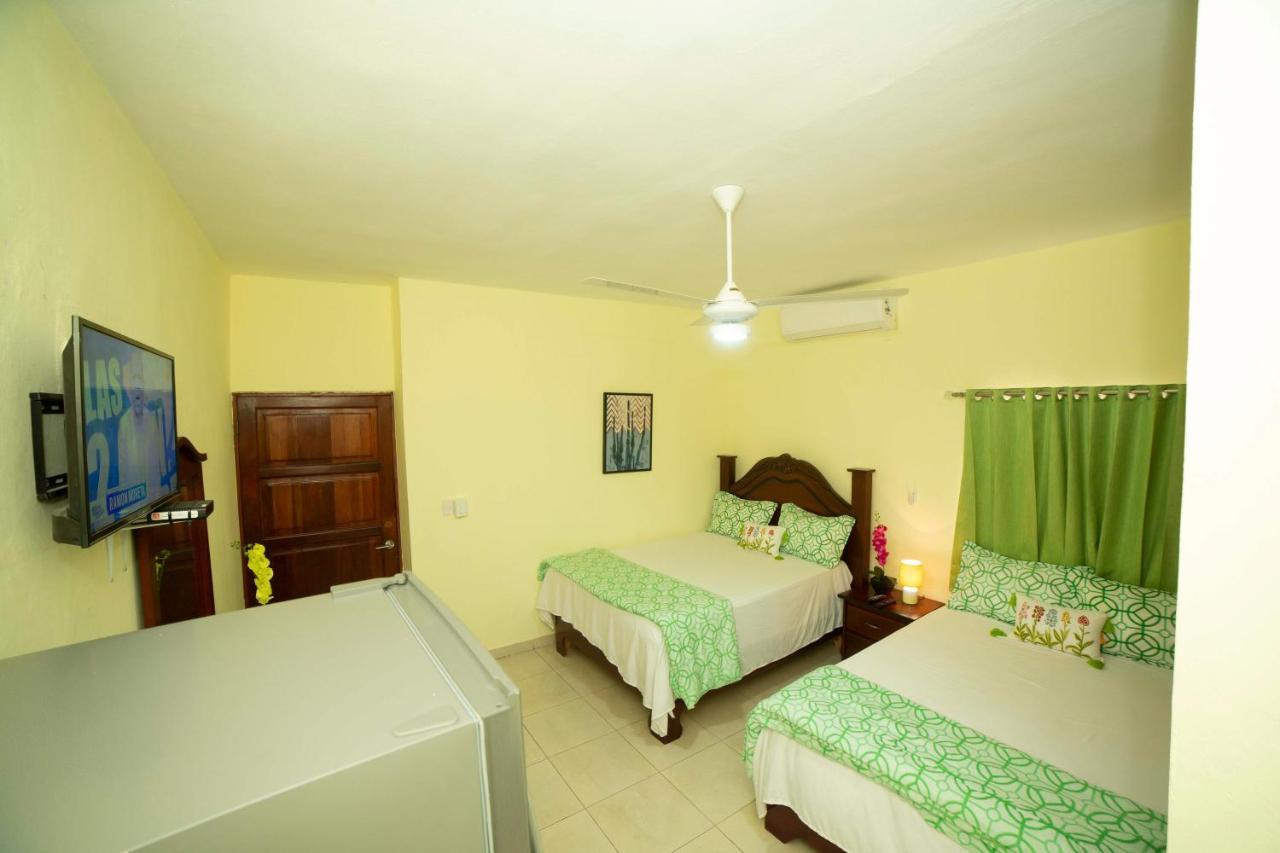 Hotel Enrique I Gazcue, Bed And Breakfast サントドミンゴ エクステリア 写真