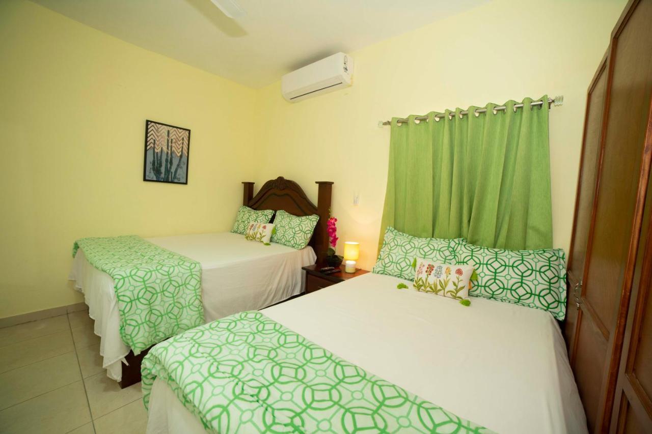 Hotel Enrique I Gazcue, Bed And Breakfast サントドミンゴ エクステリア 写真