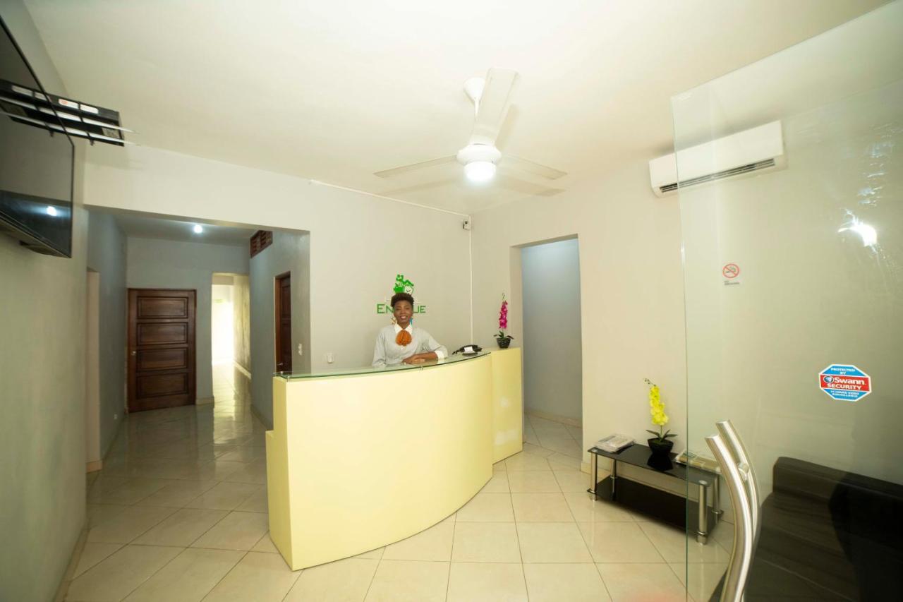 Hotel Enrique I Gazcue, Bed And Breakfast サントドミンゴ エクステリア 写真