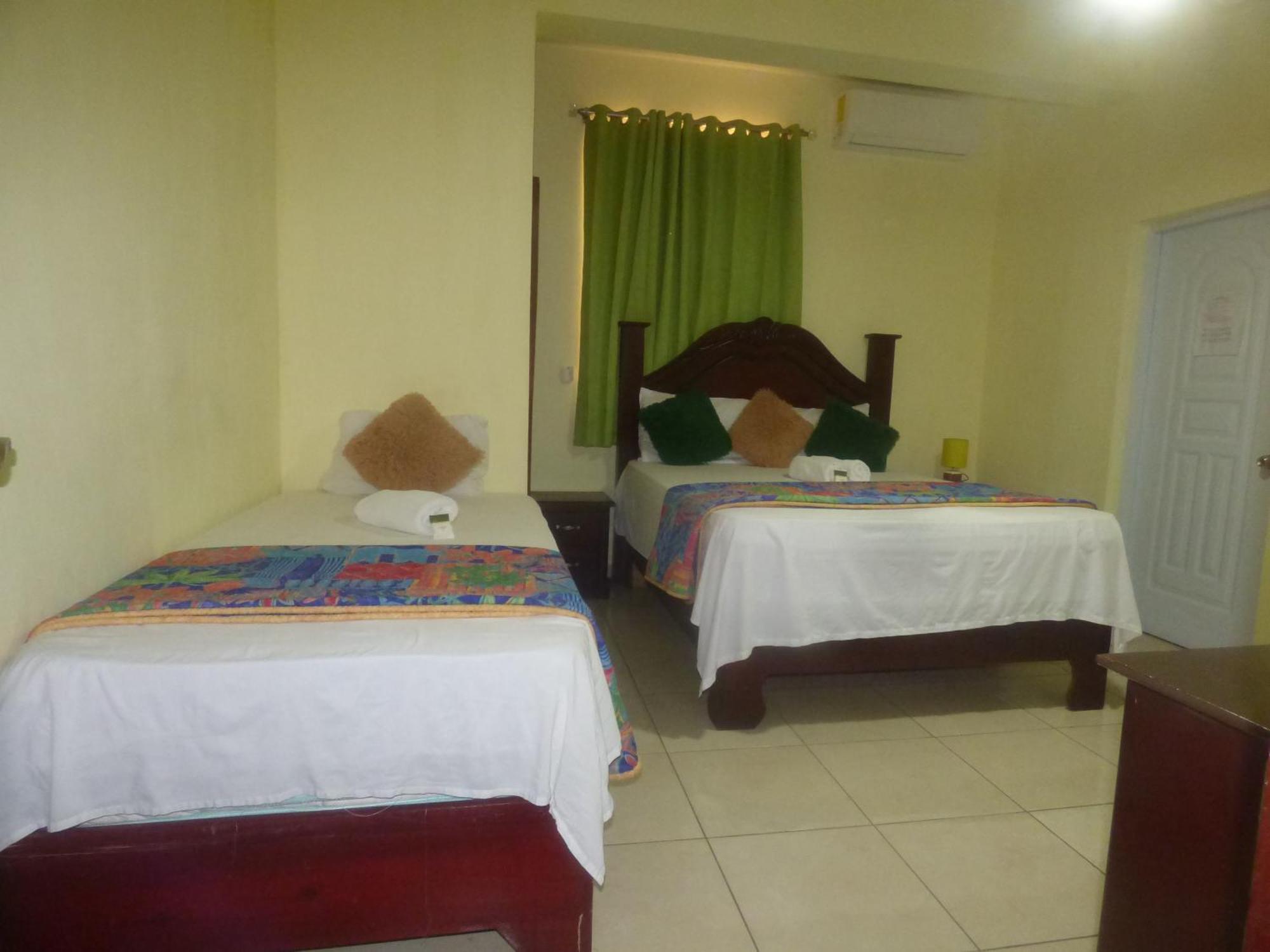 Hotel Enrique I Gazcue, Bed And Breakfast サントドミンゴ エクステリア 写真