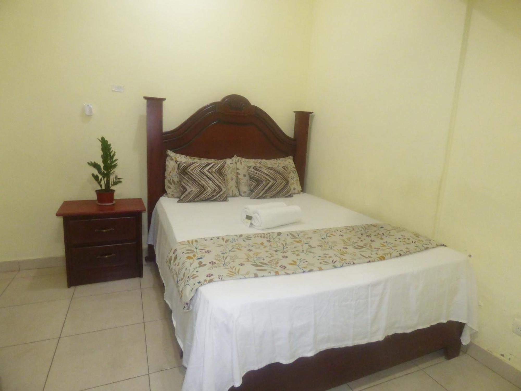 Hotel Enrique I Gazcue, Bed And Breakfast サントドミンゴ エクステリア 写真