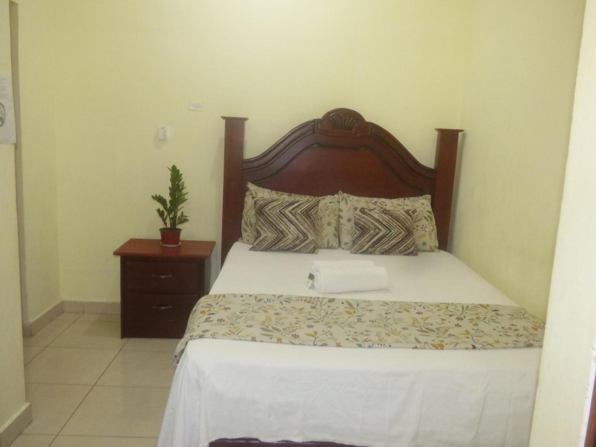 Hotel Enrique I Gazcue, Bed And Breakfast サントドミンゴ エクステリア 写真