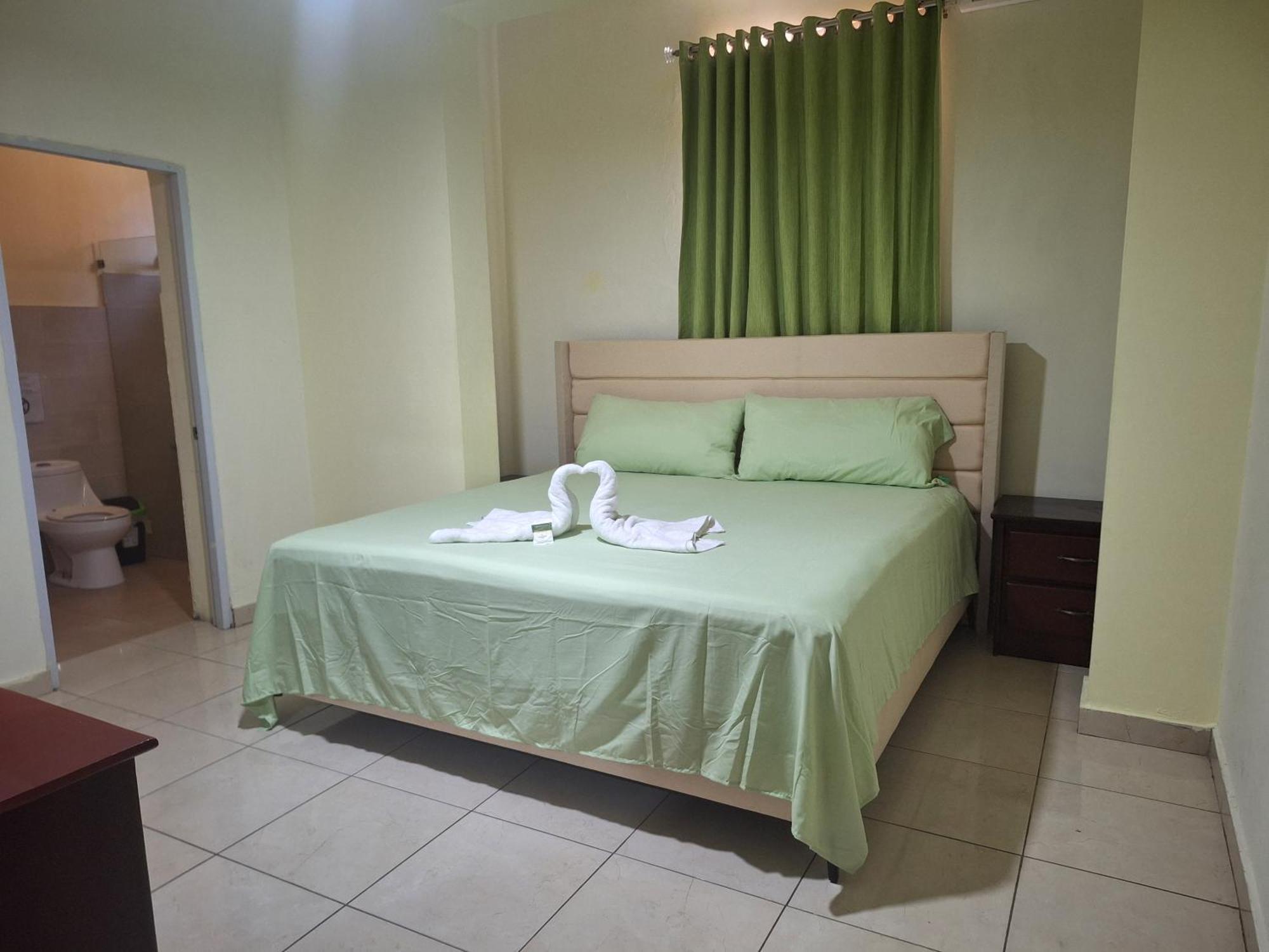 Hotel Enrique I Gazcue, Bed And Breakfast サントドミンゴ エクステリア 写真